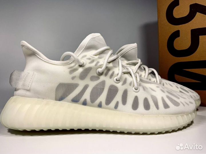 Кроссовки adidas yeezy boost белые