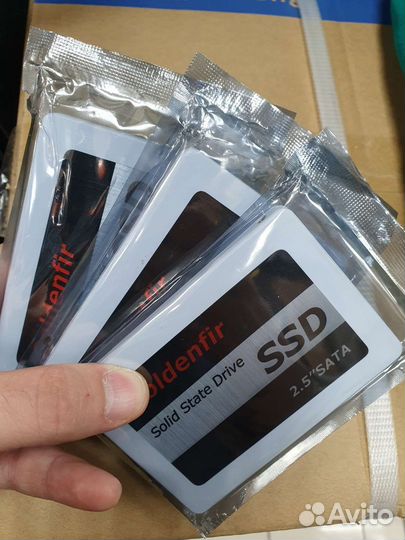 SSD диск на 240 гб с виндой