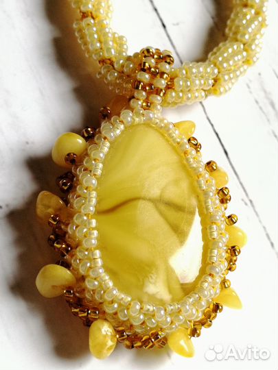 Колье янтарь бисер