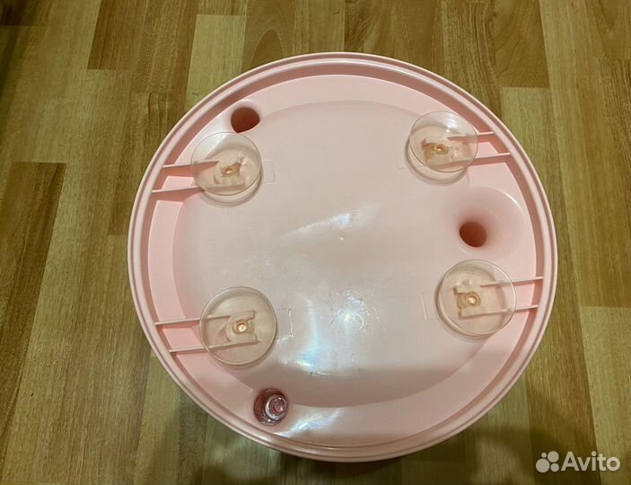 Стульчик для купания в ванной на присосках