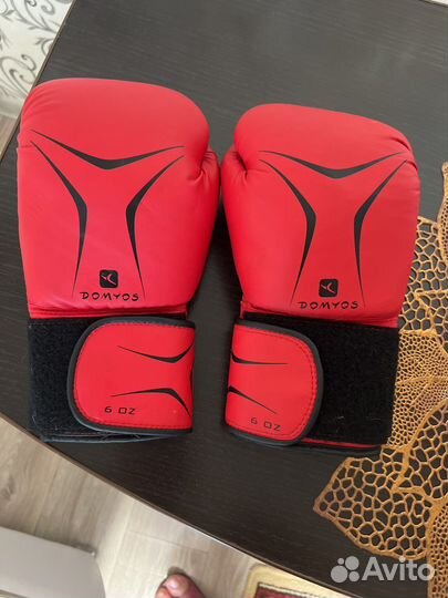 Боксерские перчатки детские domyos