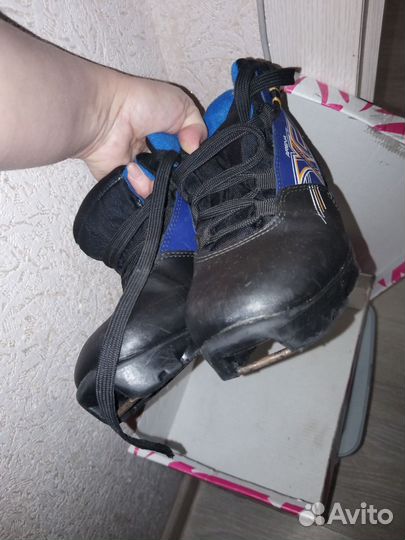 Лыжные ботинки