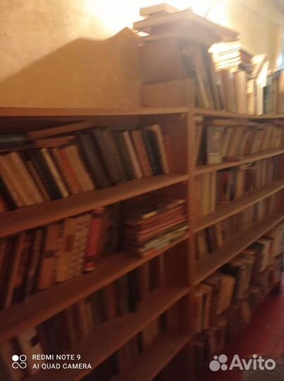 Продам книги очень много