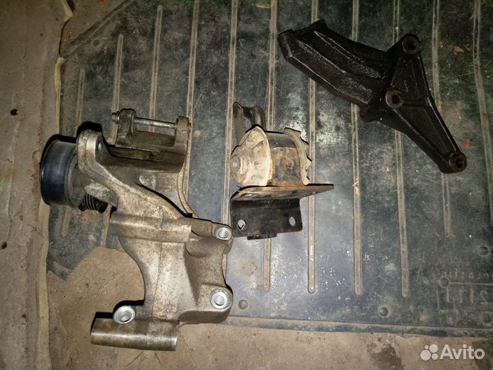 Кронштейн опора chery tiggo