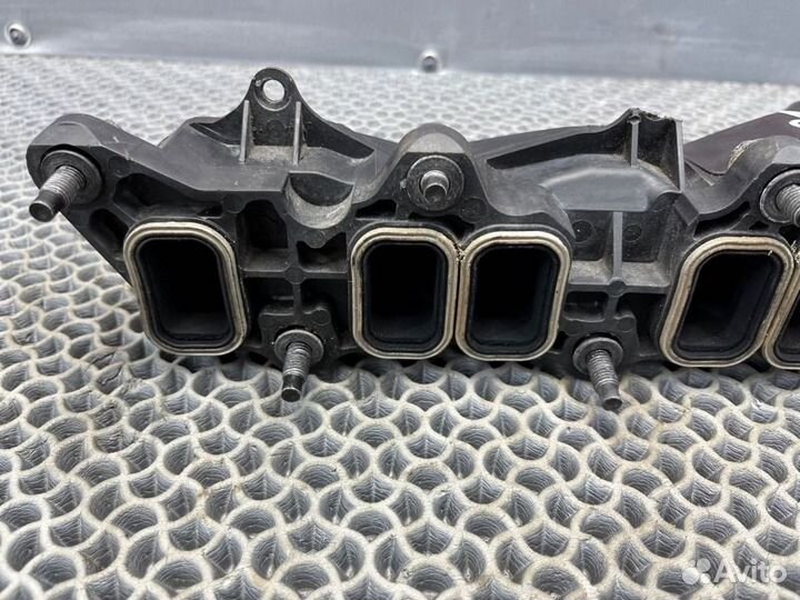 Коллектор впускной Ford Transit TT9 2.4L duratorq