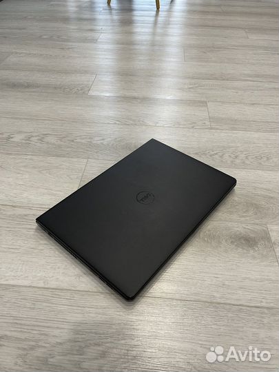 Ноутбук dell i3 (6th) radeon 8gb ssd 256gb 15,6