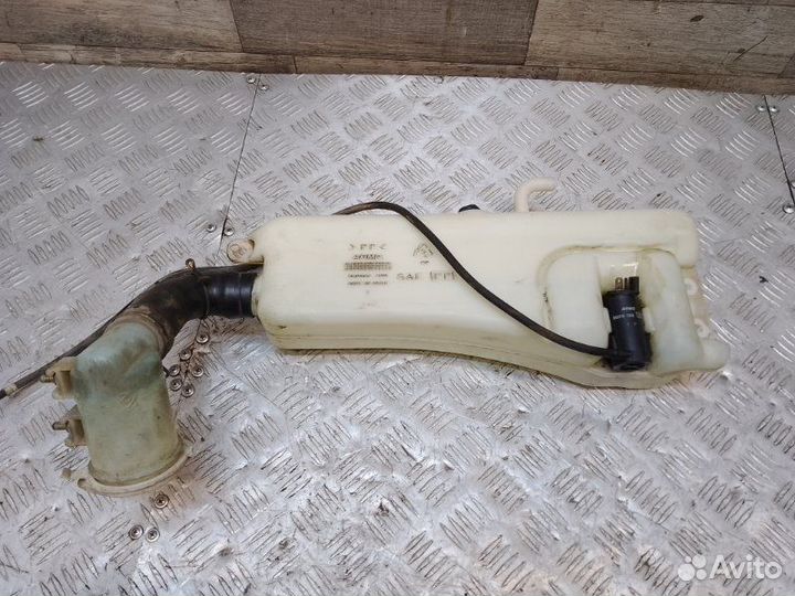 Бачок стеклоомывателя Mitsubishi Pajero V25W 6G74