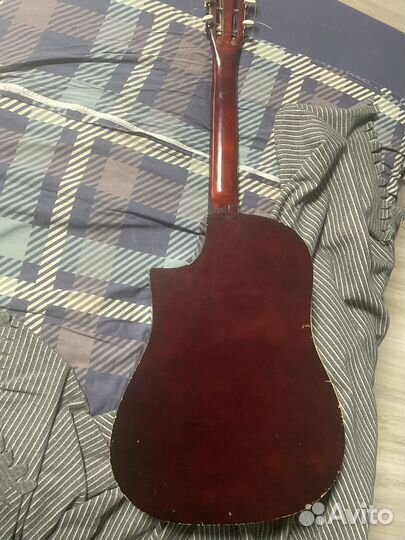 Акустическая гитара
