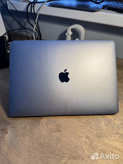 Macbook pro 2018 i7 1tb