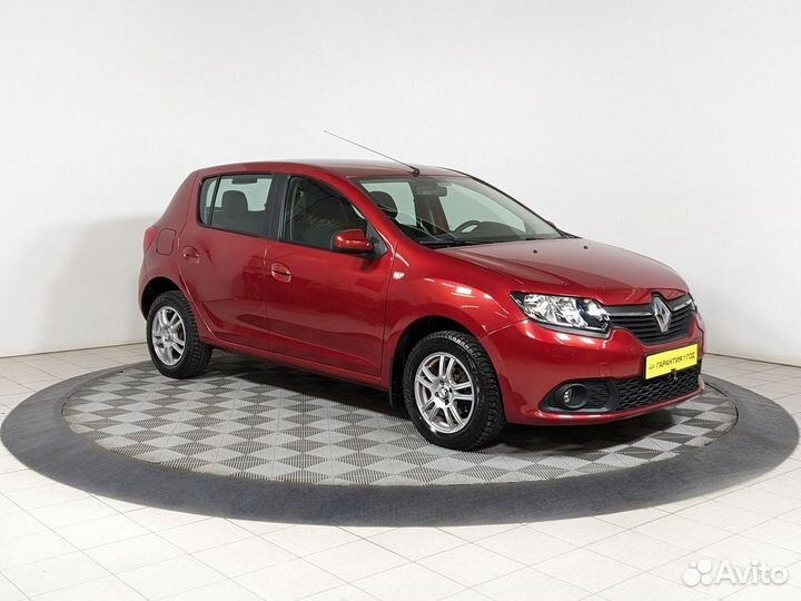 Renault Sandero 1.6 AT, 2016, 6 400 км