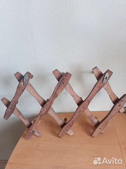 Вешалка настенная