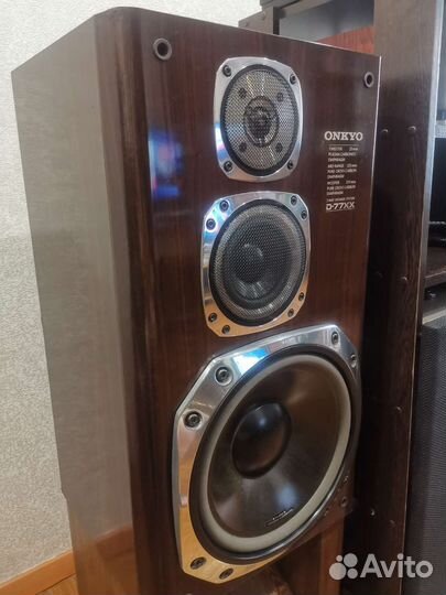 Музыкальный центр