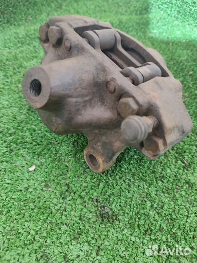 Задний суппорт Mercedes-Benz w201