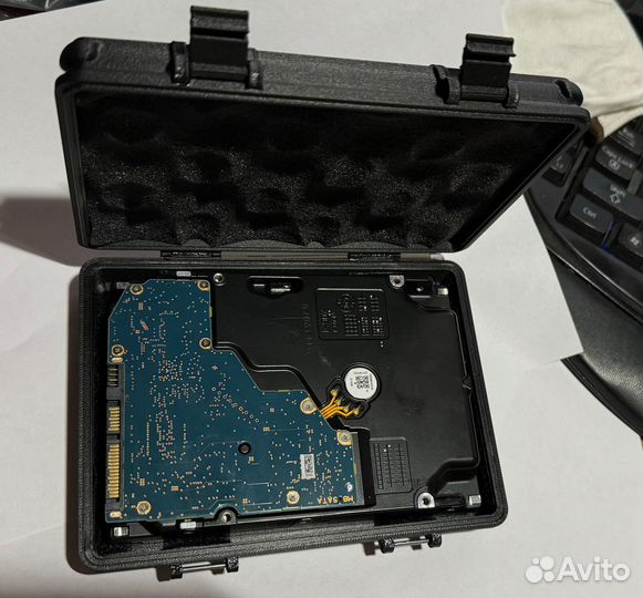 Карбоновый, ударопрочный, герметичный бокс для HDD
