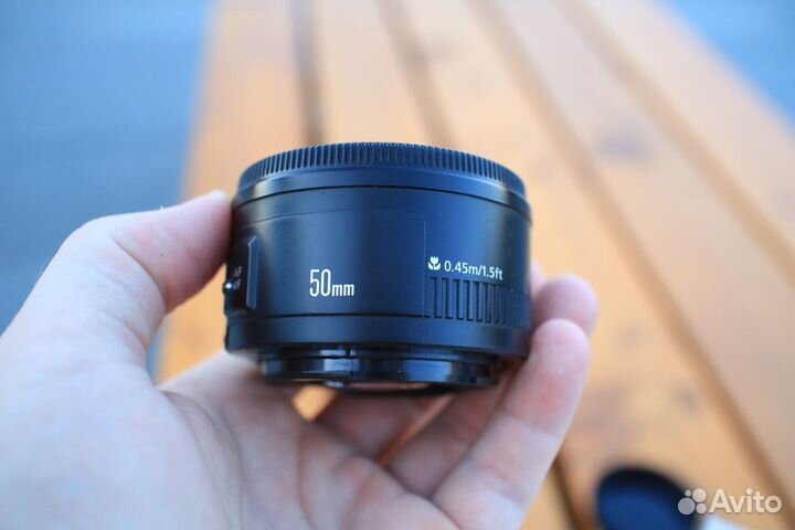 Объектив Canon EF 50mm f/1.8 II