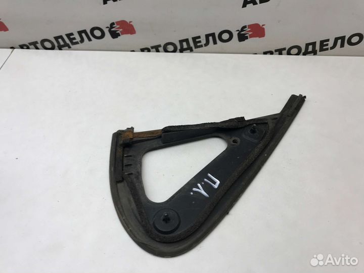 Уголок зеркала левый Nissan Maxima A33 2000 г.в