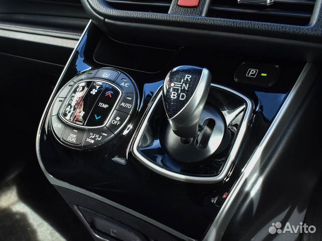 Toyota Esquire 1.8 CVT, 2015, 143 993 км объявление продам