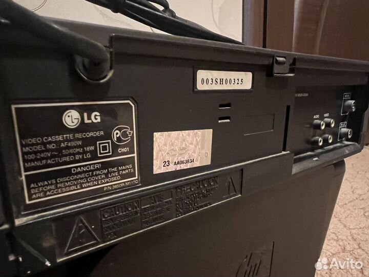 Видеомагнитофон LG