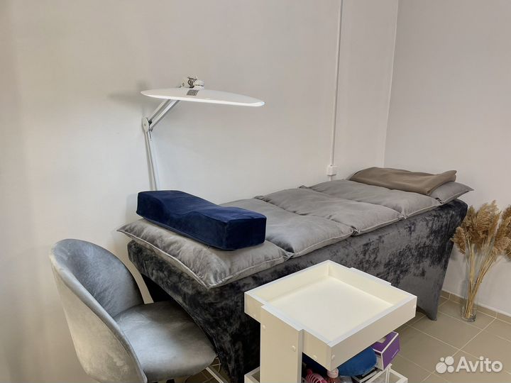 Место бровисту/визажисту/для ресниц