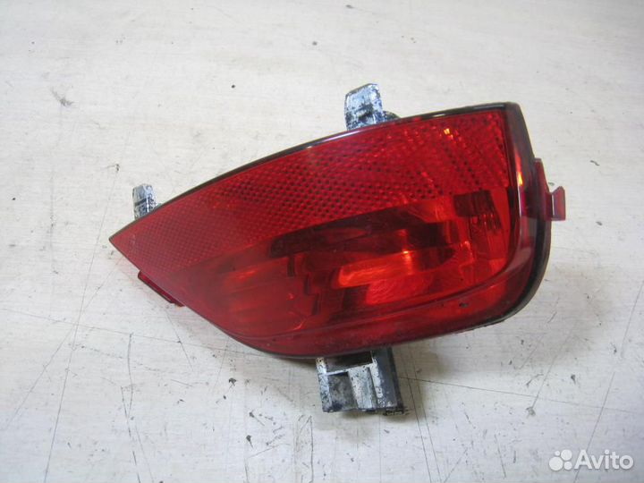 Отражатель бампера заднего левый Renault Laguna 3