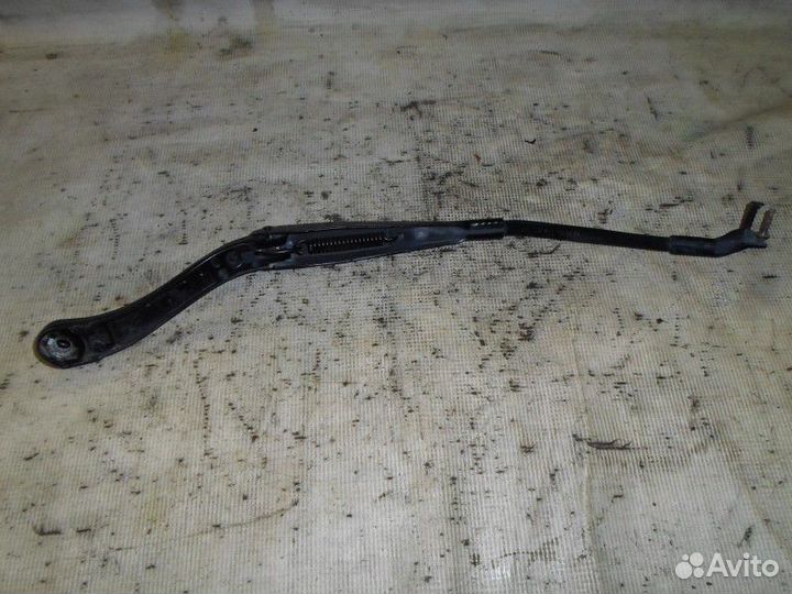 Поводок стеклоочистителя C-класс W204/S204 (2006—2011) Mercedes-Benz