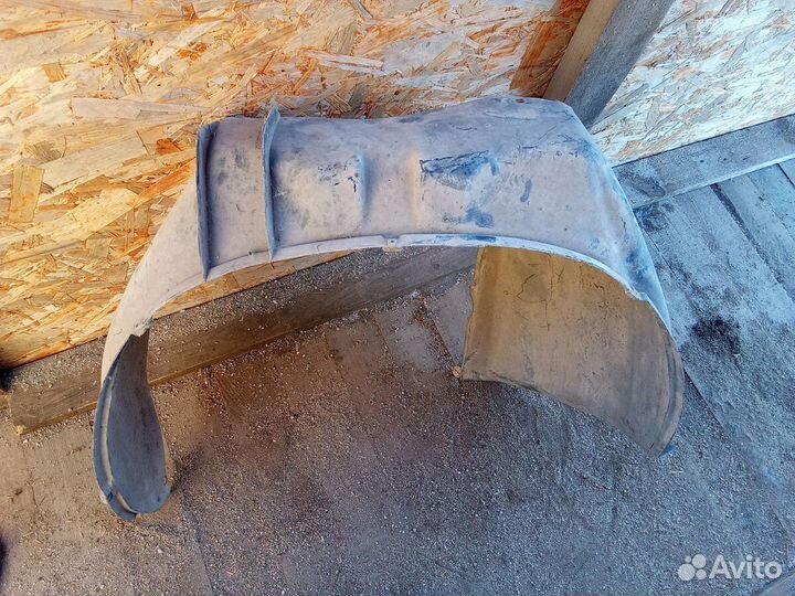 Локер передний правый Audi 100 (C3) III (1982–1987)