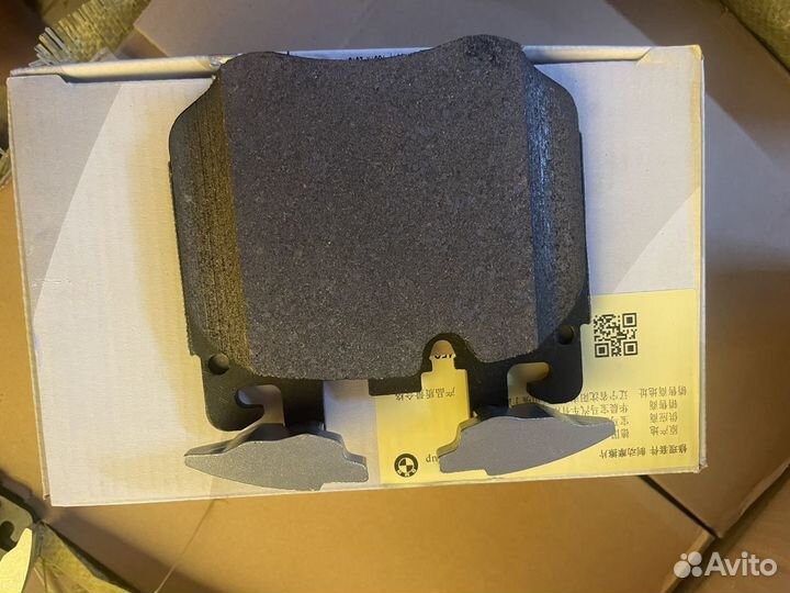Колодки тормозные Bmw G05, G06, G07 34106888459