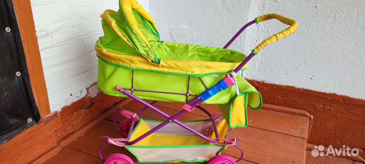 Коляска кукольная