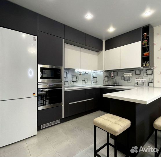 Кухня угловая на заказ.мдф фасады