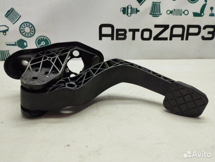 Педаль сцепления Skoda Rapid CWV 2018