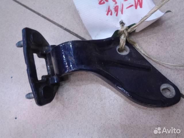 Петля двери багажника правая Mercedes Benz M-Clas