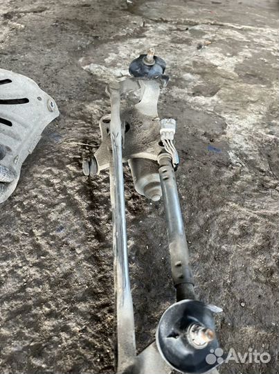 Трапеция дворников Toyota Corolla 150