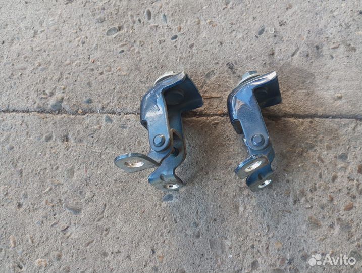 Петля двери Citroen C4 B7