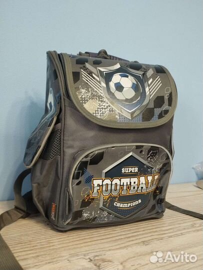 Рюкзак школьный