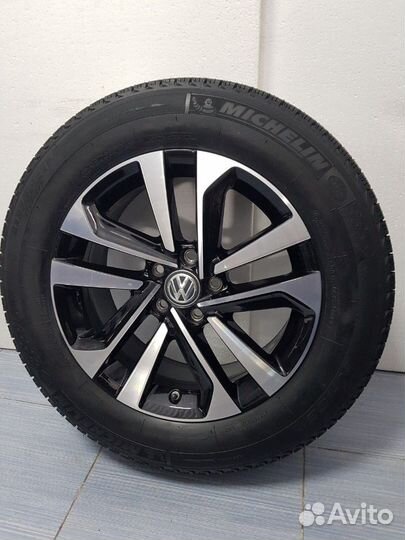 R17 Viatti Brina Nordico V-522 215/55, PCD 5x112 DIA 75