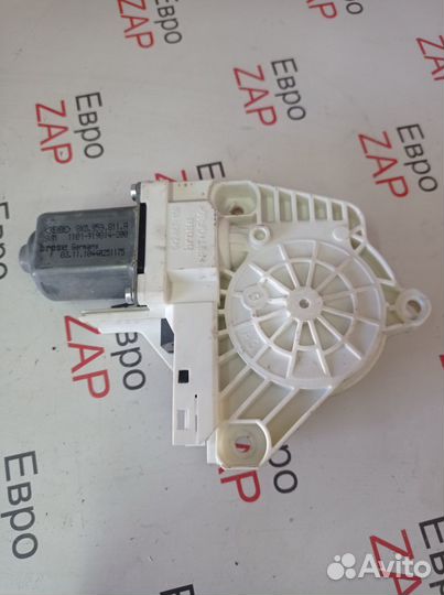 Моторчик стеклоподъемника задний правый