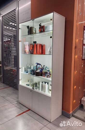 Шкафы и стеллажи