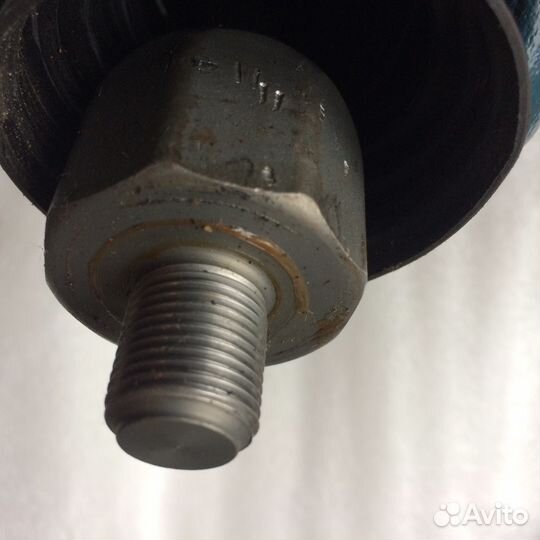 Правая рулевая тяга с наконечником в сборе бмф ф01