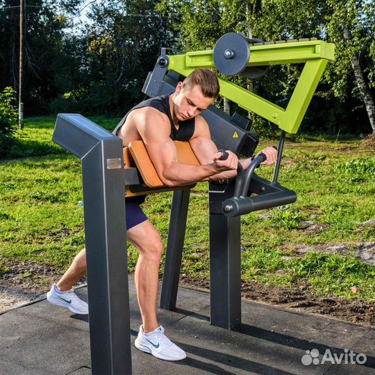 Тренажер Бицепс-машина с переменной нагрузкой