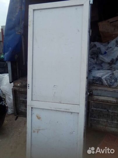 Дверь пластиковая