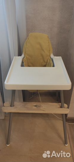 Стульчик для кормления IKEA с подножкой