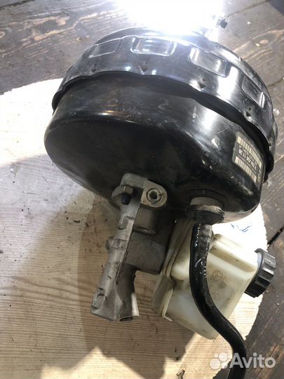 Вакуумный усилитель тормозов Mercedes w204