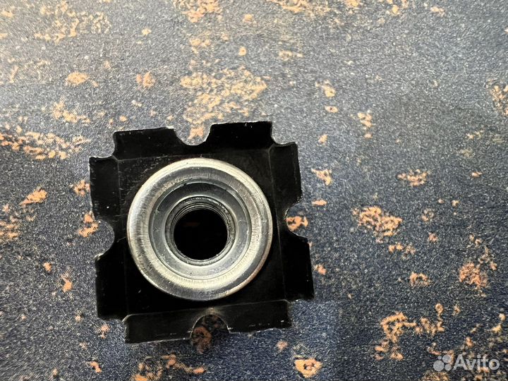 Паук-фиксатор (якорь)