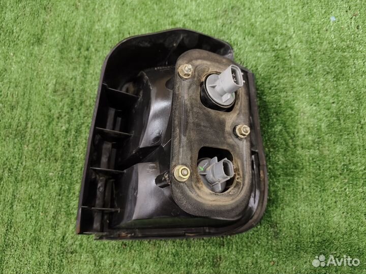 Фонарь задний левый Mitsubishi Space Runner