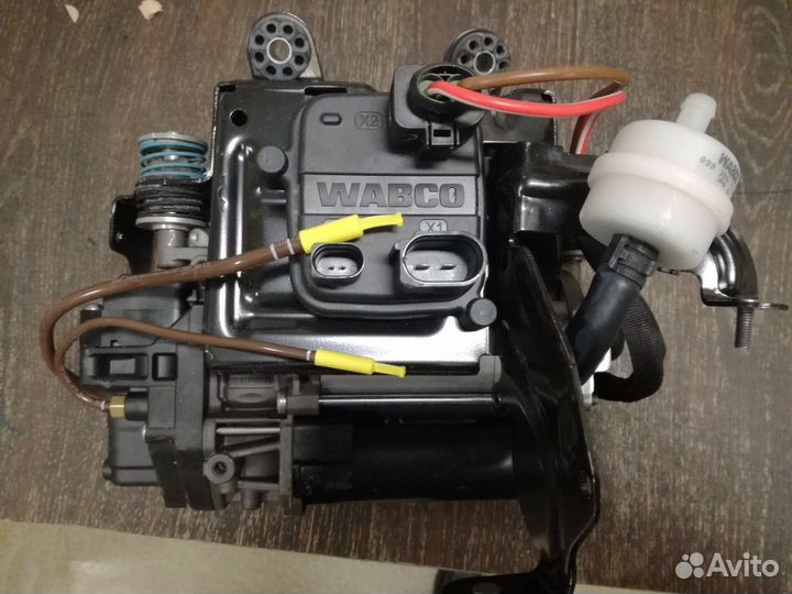 Компрессор пневмоподвески Audi Q7 4M 4M0616005D F