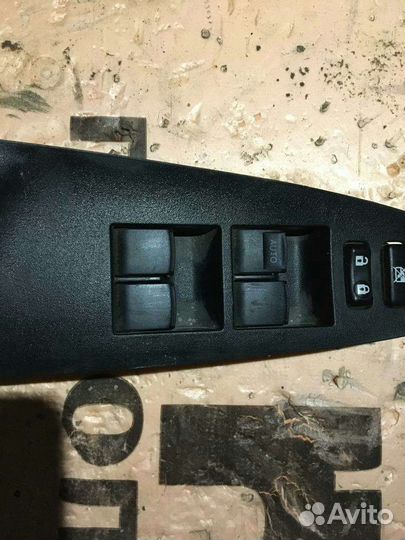 Кнопки стеклоподъемников Toyota rav 4