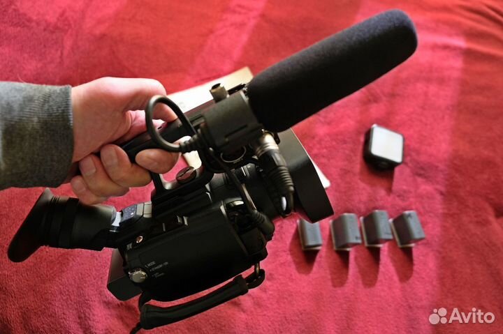 Видеокамера jvc gy-hm100e