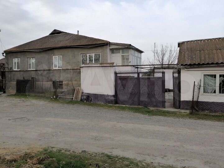 Дом 1756 м² на участке 15 сот.