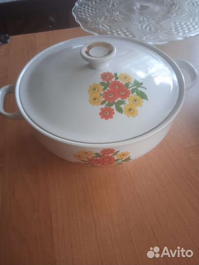 Сервиз, супница,подставка для торта