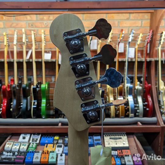 Бас-гитара Homage HEB700BK